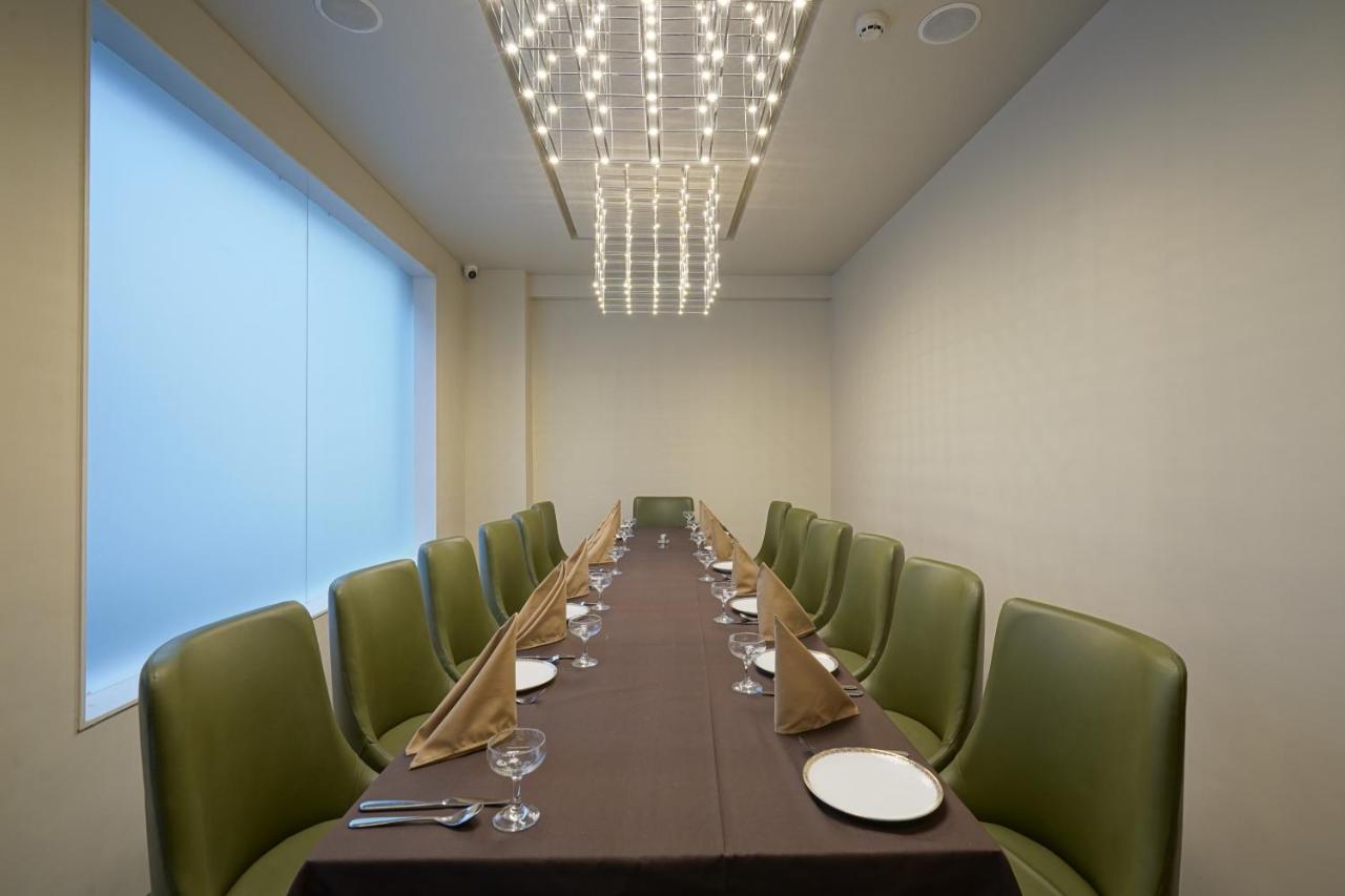 ראג'קוט The Galleria Hotel מראה חיצוני תמונה