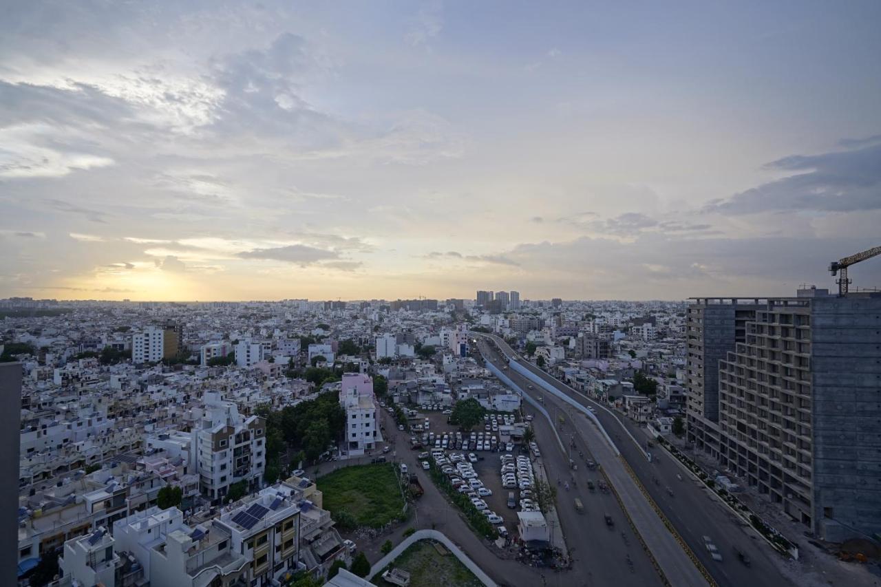 ראג'קוט The Galleria Hotel מראה חיצוני תמונה