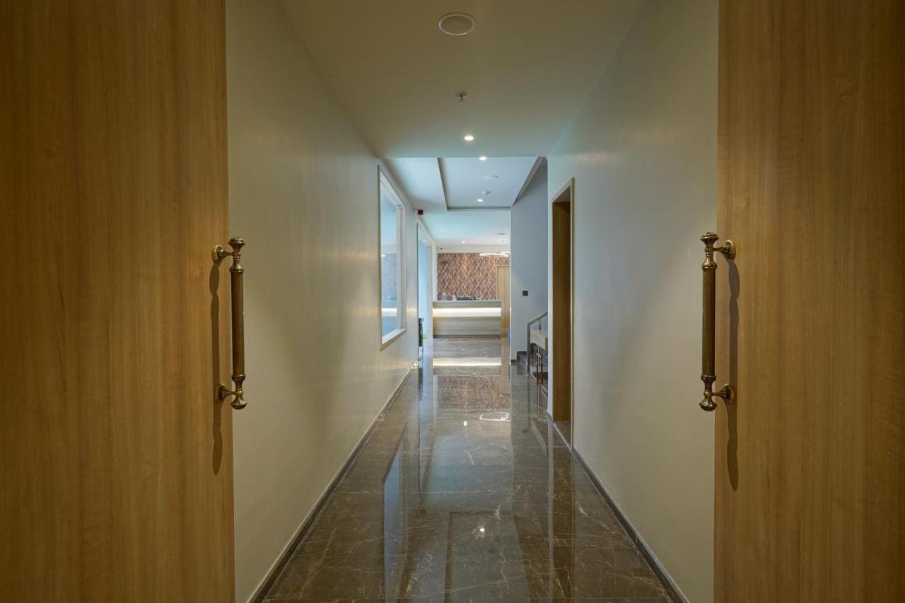 ראג'קוט The Galleria Hotel מראה חיצוני תמונה