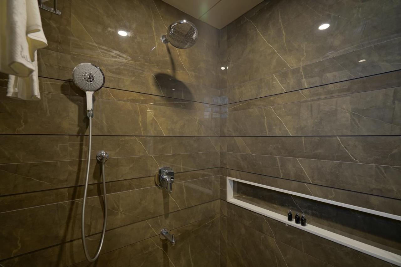 ראג'קוט The Galleria Hotel מראה חיצוני תמונה
