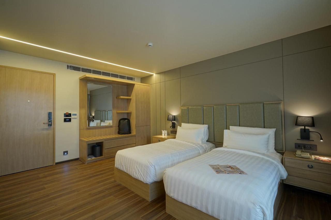 ראג'קוט The Galleria Hotel מראה חיצוני תמונה