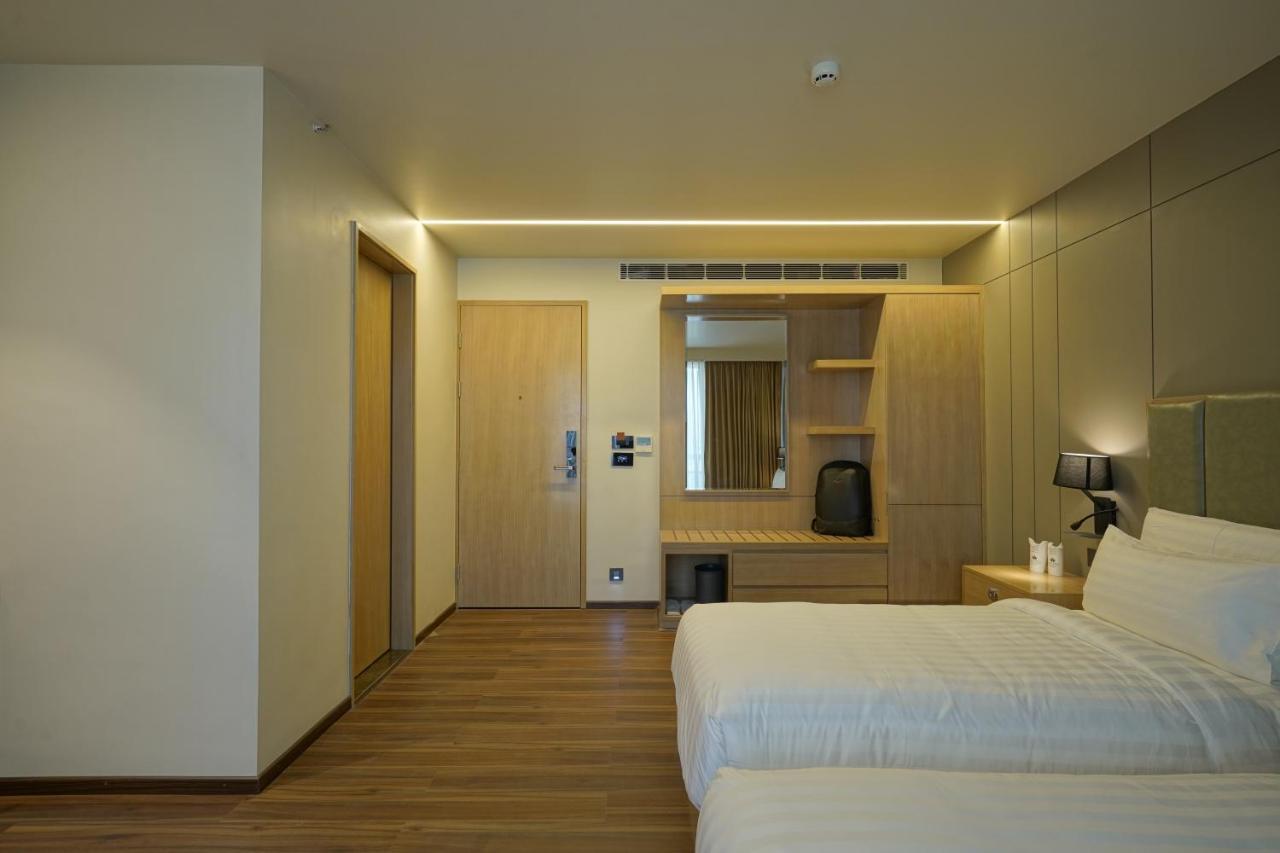 ראג'קוט The Galleria Hotel מראה חיצוני תמונה