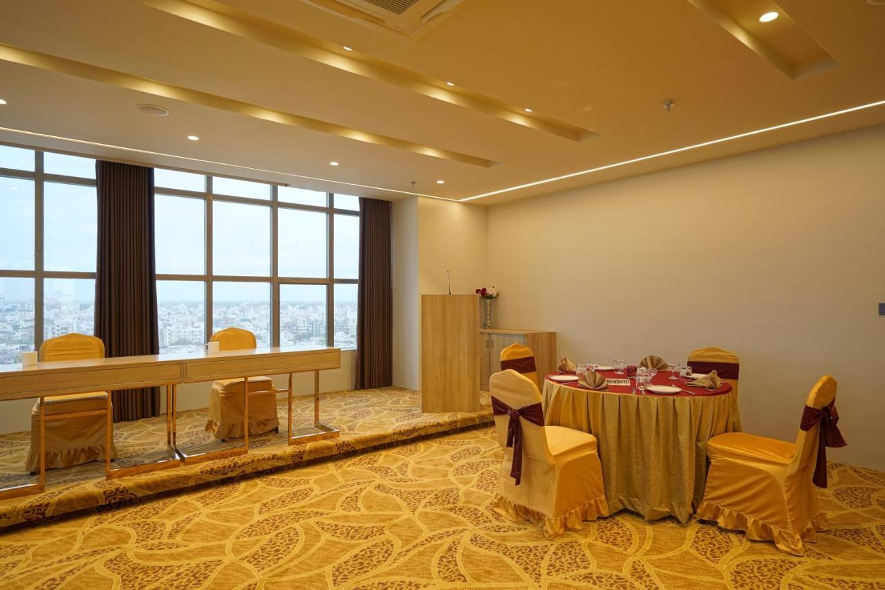 ראג'קוט The Galleria Hotel מראה חיצוני תמונה